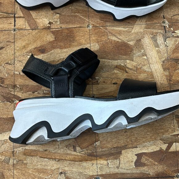 KINETIC Impact Y-Strap High Women's Wedge Sandal - Picture 2 of 4